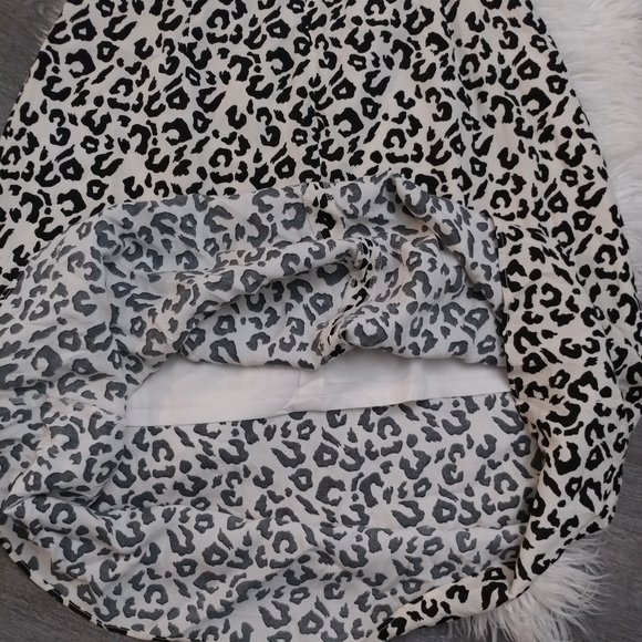 Leith Leopard print Front Twist Dress

Size Large - Picture 7 of 11